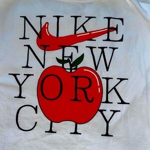 NWOT NIKE New York City Long Sleeve 🍎🗽🍏